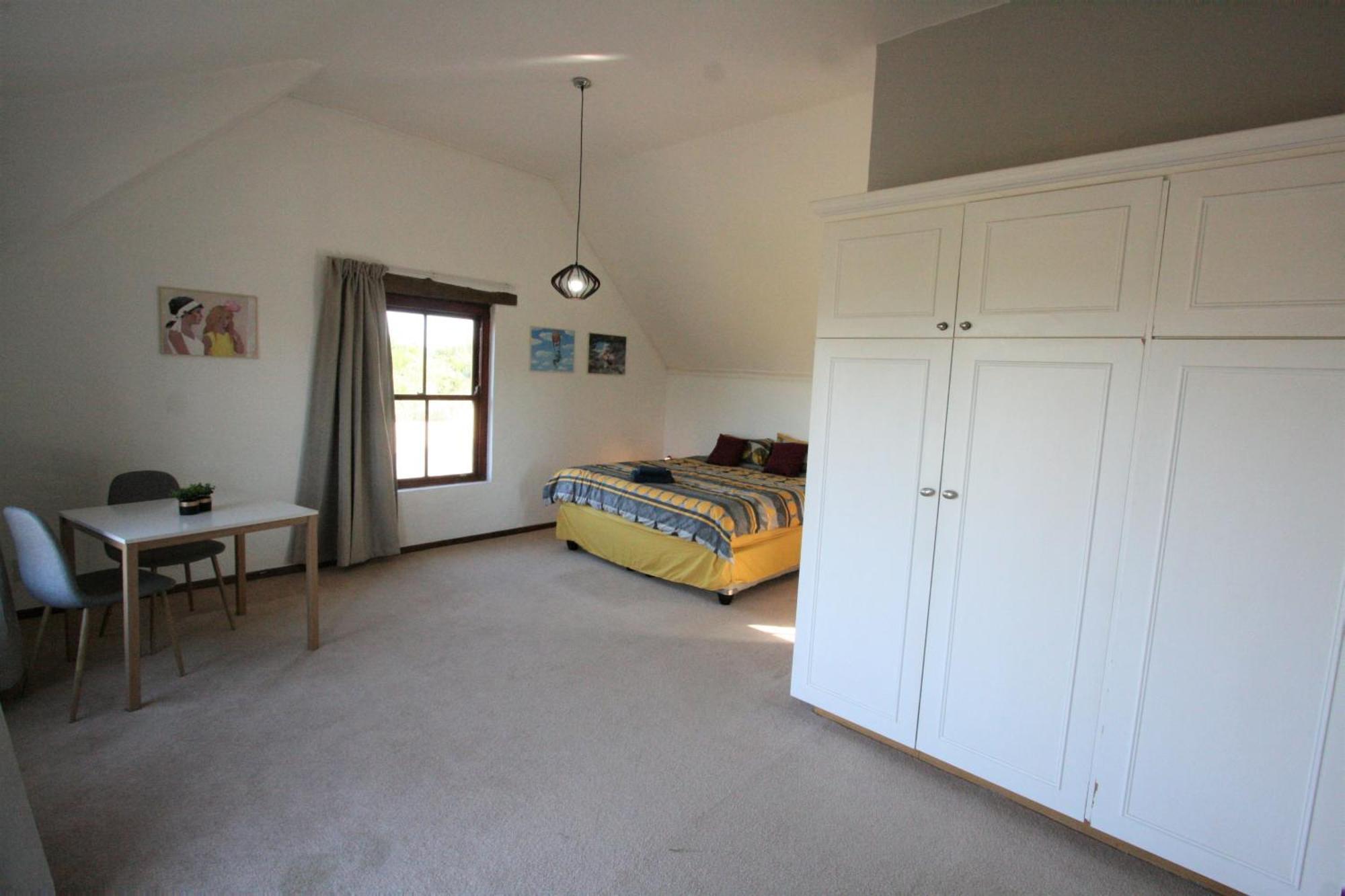 Colourful Bnb The Crags Room photo
